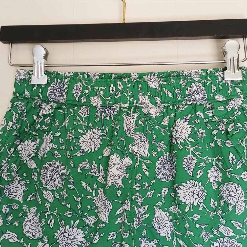 NWT CREWCUTS Green Floral Ruffle Pocket Shorts Girls 12 - Picture 2 of 7